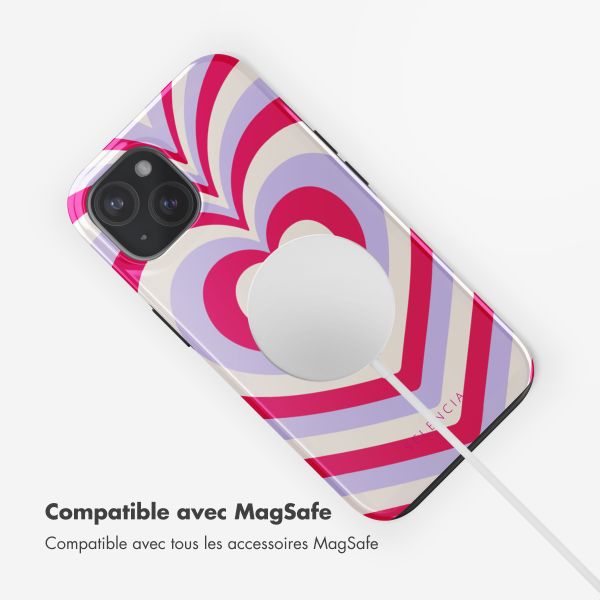 Selencia Coque arrière Vivid Tough avec MagSafe iPhone 15 - Double Hearts Rubine Red Lilac