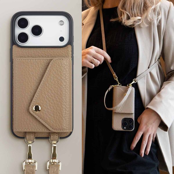 Selencia Coque de télephone Sera avec cordon et porte-cartes enveloppe Apple iPhone 17 Pro Max - Taupe