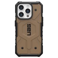 UAG Coque Pathfinder MagSafe iPhone 15 Pro - Dark Earth