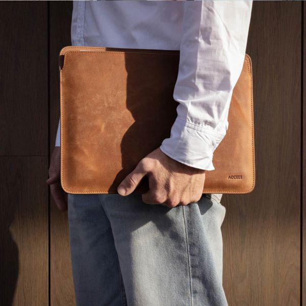 Accezz Leather Pochette ordinateur Apple MacBook 13 pouces - Cognac