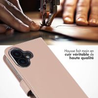 Selencia Étui portefeuille en cuir véritable Apple iPhone 16 - Dusty Pink