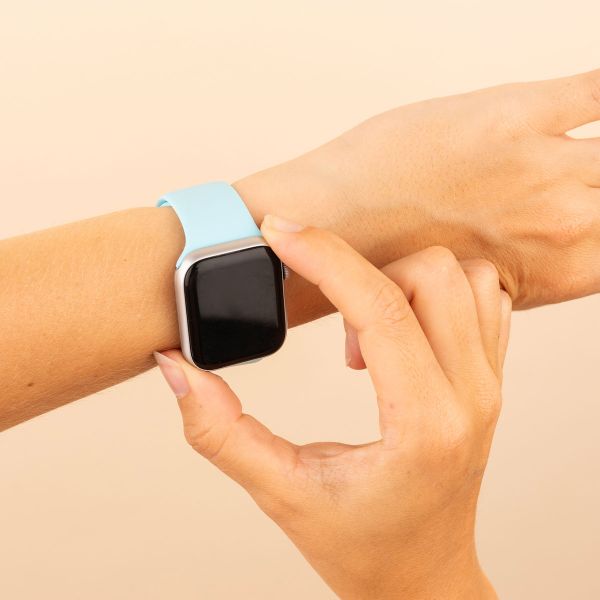 imoshion Bracelet en silicone⁺ Apple Watch Series 1 t/m 9 / SE (38/40/41 mm) | Series 10 / 11 (42 mm) - Taille S/M - Sapphire Blue