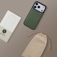 Selencia Coque Riva avec porte-cartes Apple iPhone 17 Pro Max - Sage Green