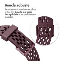 imoshion Bracelet de sport en silicone avec trous Fitbit Charge 5 / Charge 6 - Rouge Foncé