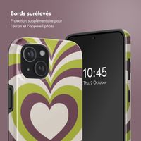 Selencia Coque arrière Vivid Tough avec MagSafe iPhone 15 - Double Hearts Plum Fern