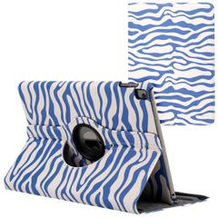imoshion Coque tablette Design rotatif à 360° Apple iPad 9 (2021) 10.2 pouces / iPad 8 (2020) 10.2 pouces / iPad 7 (2019) 10.2 pouces - White Blue Stripes