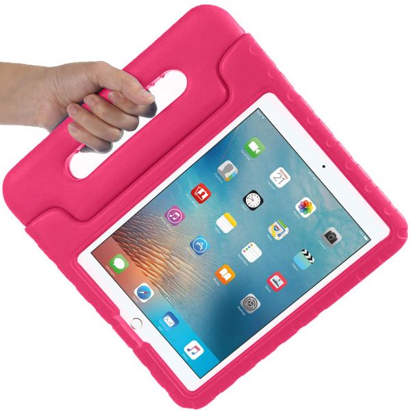 imoshion Coque kidsproof avec poignée iPad 6 (2018) 9.7 pouces / iPad 5 (2017) 9.7 pouces - Rose