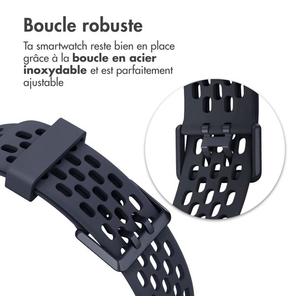 imoshion Bracelet de sport en silicone avec trous Fitbit Charge 5 / Charge 6 - Bleu Foncé