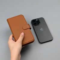 Selencia Étui portefeuille amovible Olyn avec MagSafe Samsung Galaxy S24 FE - Marron