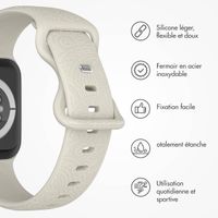 imoshion Bracelet en silicone gravé Apple Watch Series 1-9 / SE (38/40/41 mm) | Series 10 (42 mm) - Lumière Stellaire