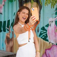 imoshion Coque en silicone avec cordon Apple iPhone 13 - Orange