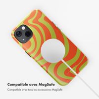 Selencia Coque arrière Vivid avec MagSafe Apple iPhone 13 - Wavy Swirl Orange Fern