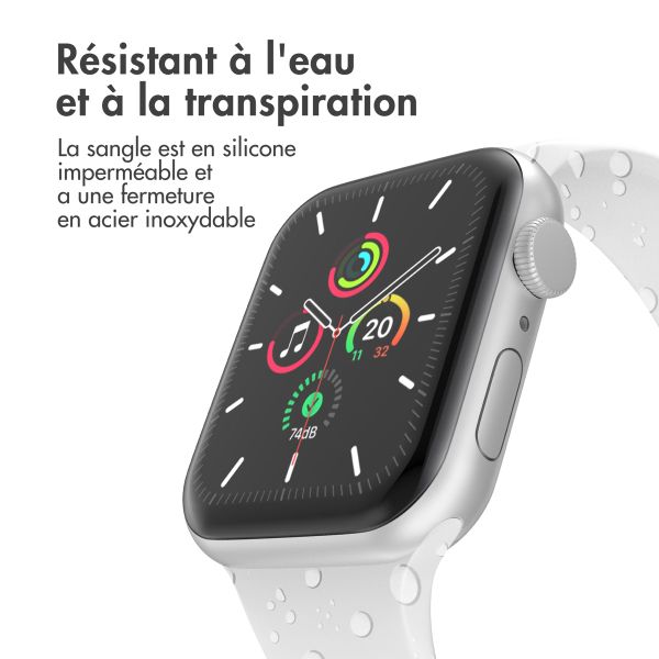 imoshion Bracelet en silicone⁺ Apple Watch Series 1 t/m 9 / SE (38/40/41 mm) | Series 10 / 11 (42 mm) - Taille S/M - Blanc