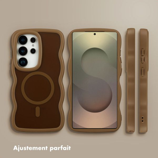 Selencia Coque arrière Wavy avec MagSafe Samsung Galaxy S25 Ultra - Mocha Brown