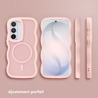 Selencia Coque arrière Wavy avec MagSafe Samsung Galaxy S26 - Soft Pink