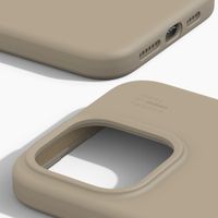 iDeal of Sweden Coque en silicone avec MagSafe Apple iPhone 15 Pro Max - Beige