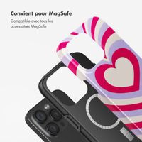 Selencia Coque arrière Vivid Tough avec MagSafe iPhone 15 Pro - Double Hearts Rubine Red Lilac