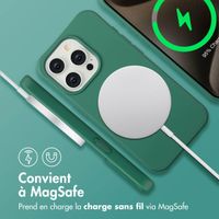 imoshion Coque arrière Color avec cordon amovible et MagSafe Apple iPhone 15 Pro - Vert foncé