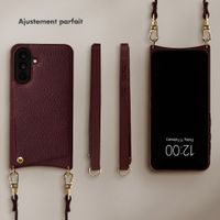 Selencia Coque de télephone Nova avec cordon et porte-cartes Samsung Galaxy A36 / A56 - Bold Burgundy
