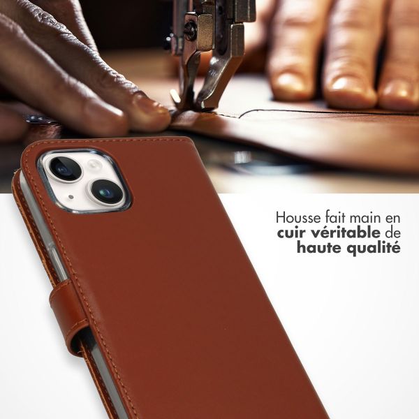 Selencia Étui portefeuille en cuir véritable Apple iPhone 15 - Marron clair