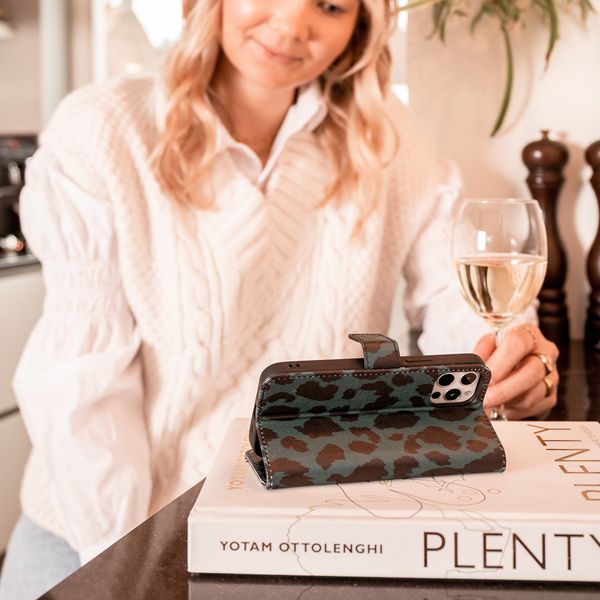 imoshion Design Softcase Bookcase Samsung Galaxy S21 FE - Green Leopard