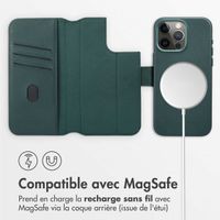 Accezz Étui de télephone portefeuille en cuir 2-en-1 avec MagSafe Apple iPhone 15 Pro Max - Cedar Green