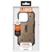 UAG Coque Pathfinder MagSafe iPhone 15 Pro - Dark Earth