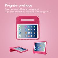 imoshion Coque kidsproof avec poupées amovibles Apple iPad 9 (2021) 10.2 pouces / iPad 8 (2020) 10.2 pouces / iPad 7 (2019) 10.2 pouces - Rose