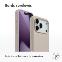 Accezz Coque Liquid Silicone avec MagSafe Apple iPhone 17 Pro Max - Stone