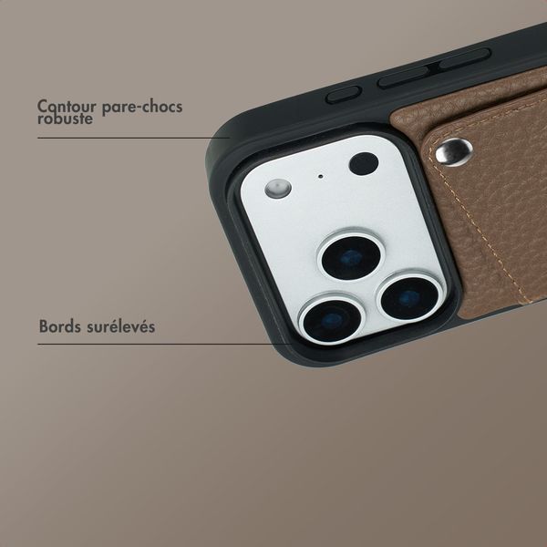 Selencia Coque Riva avec porte-cartes Apple iPhone 17 Pro - Mocha Brown