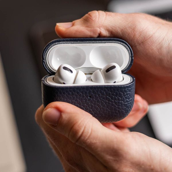 Accezz Coque en cuir véritable  Apple Airpods 4 - Bleu foncé