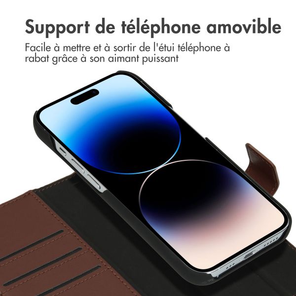 Accezz Étui de téléphone portefeuille en cuir de qualité supérieure 2 en 1 iPhone 14 Pro - Brun