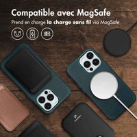 Accezz Coque MagSafe en cuir vintage Apple iPhone 13 Pro - Smokey Green