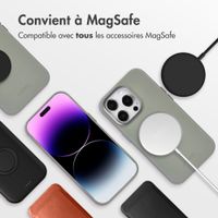 Accezz Coque arrière en cuir avec MagSafe Apple iPhone 14 Pro - Light Grey