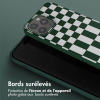 Selencia Coque design en silicone avec cordon amovible Apple iPhone 15 Pro Max - Irregular Check Green