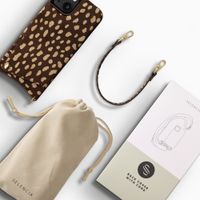 Selencia Nova coque arrière en cuir véritable avec porte-cartes Apple iPhone 14 / 13 - Fawn Chic
