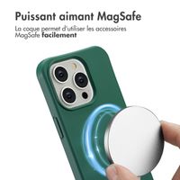 imoshion Coque arrière Color avec cordon amovible et MagSafe Apple iPhone 15 Pro - Vert foncé