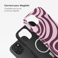 Selencia Coque arrière Vivid Tough avec MagSafe iPhone 15 - Wavy Swirl Pink Plum