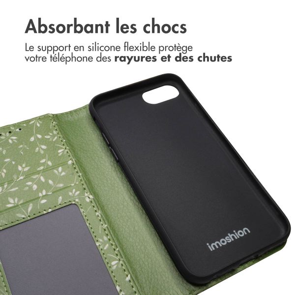imoshion Étui de télephone portefeuille Design Apple iPhone SE (2022 / 2020) / 8 / 7 / 6(s) - Green Flowers