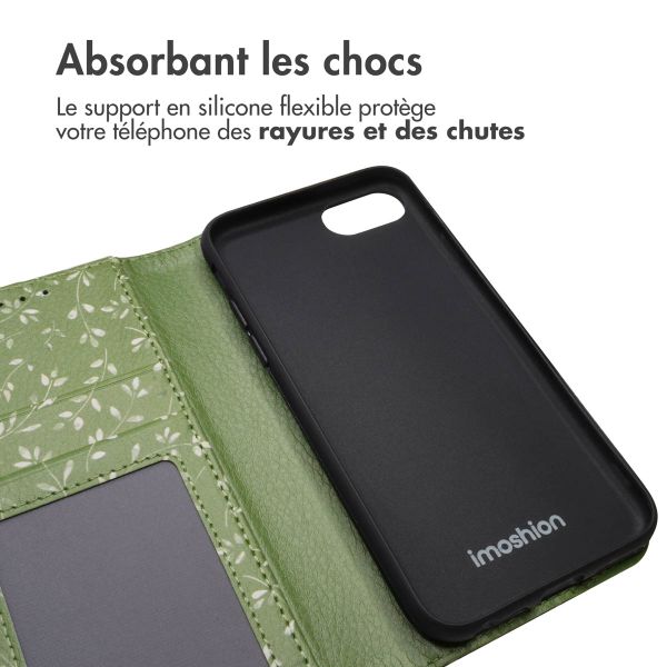 imoshion ﻿Étui de téléphone portefeuille Design iPhone SE (2022 / 2020) / 8 / 7 / 6(s) - Green Flowers