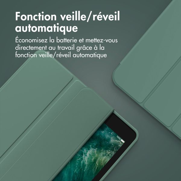 Accezz Étui de téléphone portefeuille Smart Silicone iPad 6 (2018) 9.7 pouces / iPad 5 (2017) 9.7 pouces - Vert foncé