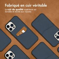 Accezz ﻿Coque en cuir de qualité supérieure avec fentes pour cartes iPhone 13 Pro Max - Bleu foncé