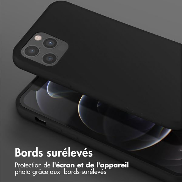 Selencia Coque silicone avec cordon amovible Apple iPhone 12 (Pro) - Noir