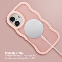 Selencia Coque arrière Wavy avec MagSafe Apple iPhone 16 - Soft Pink