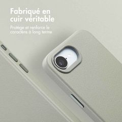 Accezz Coque arrière en cuir avec MagSafe Apple iPhone 16e - Light Grey