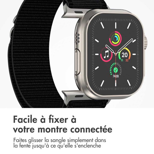 imoshion Bracelet en nylon Alpine Apple Watch Series 1 á 10 / SE / Ultra (2) (44/45/46/49 mm) - Noir