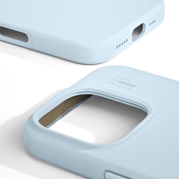 iDeal of Sweden Coque en silicone avec MagSafe Apple iPhone 16 Pro - Light Blue