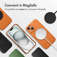 imoshion Coque Couleur avec MagSafe Apple iPhone 15 - Neon Orange