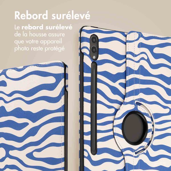 imoshion Coque tablette Design rotatif à 360° Samsung Galaxy Tab S10 Ultra / Tab S9 Ultra - White Blue Stripes