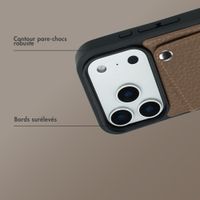 Selencia Coque Riva avec porte-cartes Apple iPhone 17 Pro - Mocha Brown